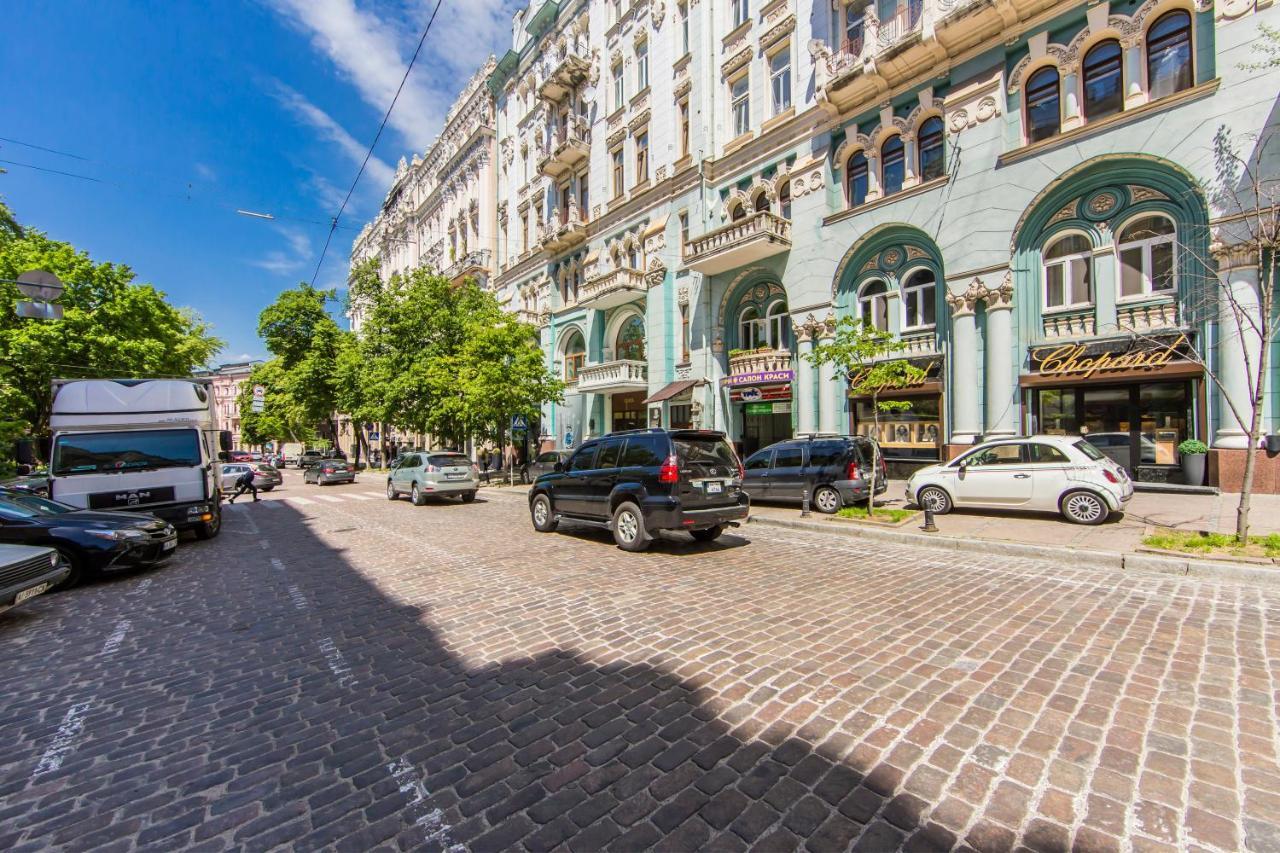 2К Квартира Поруч Із Майданом Незалежності Kiev Luaran gambar